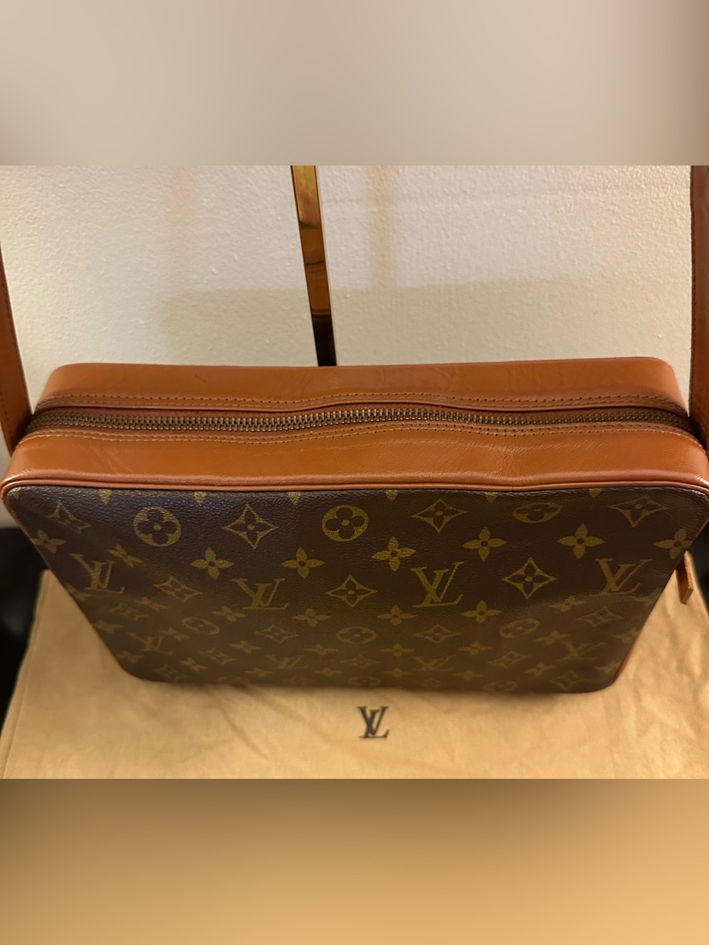 Louis Vuitton Monogram Sac Bandouliere Shoulder Bag with dustbag - Picture 4 of 15